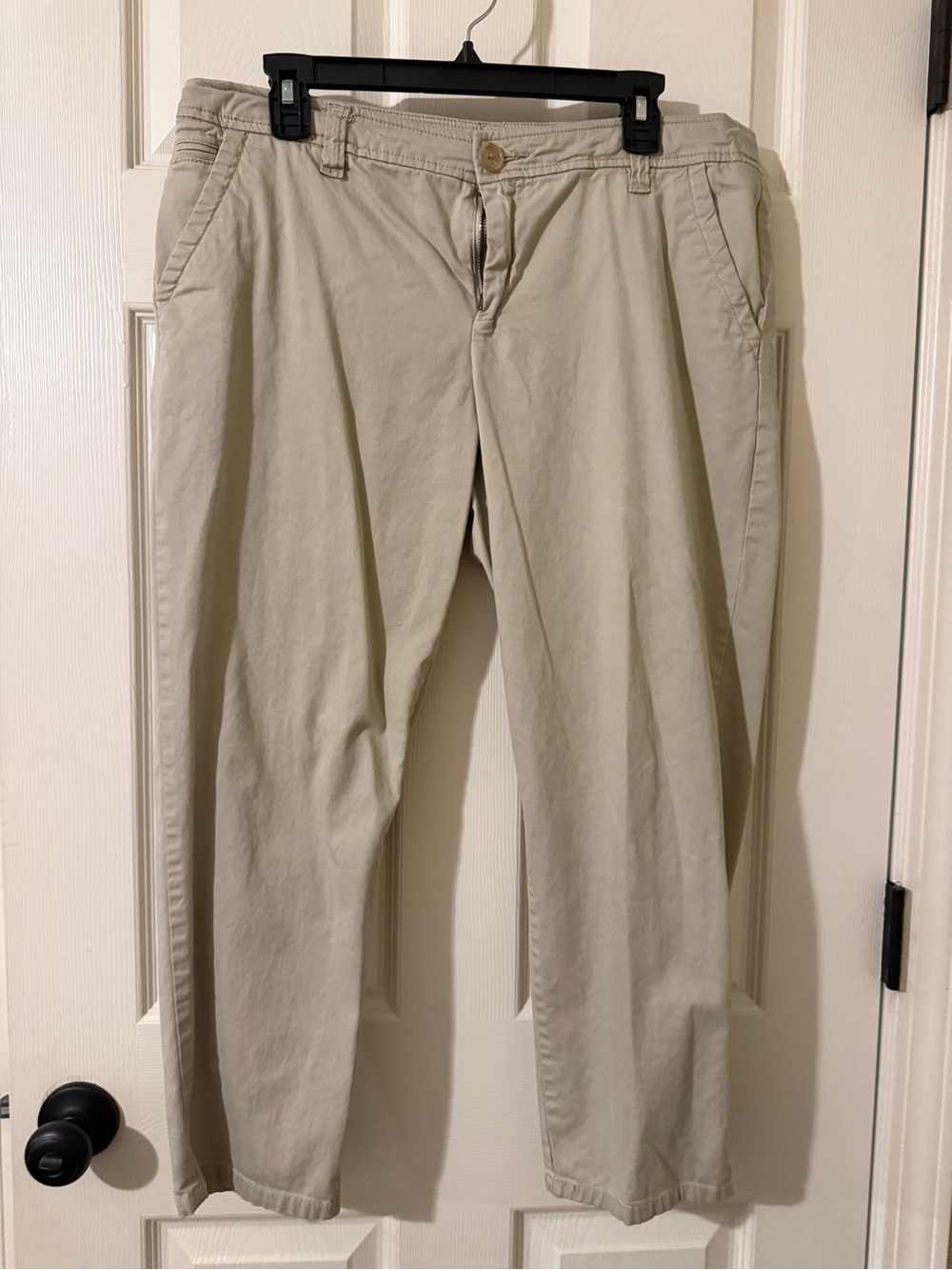 Liz Claiborne Men's Khaki Chino Pants in Light Tan